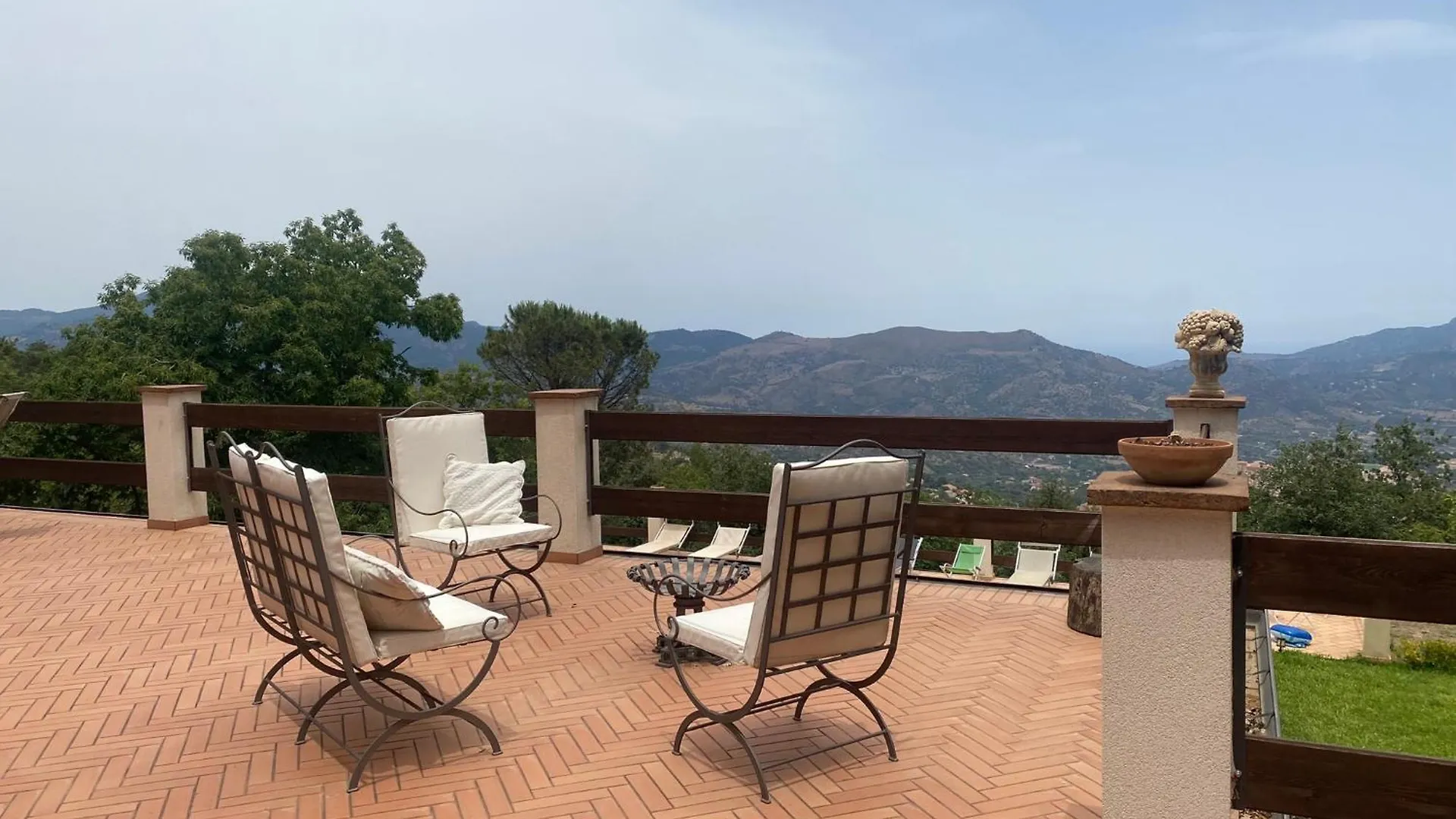 Villa Valu\' contacts
